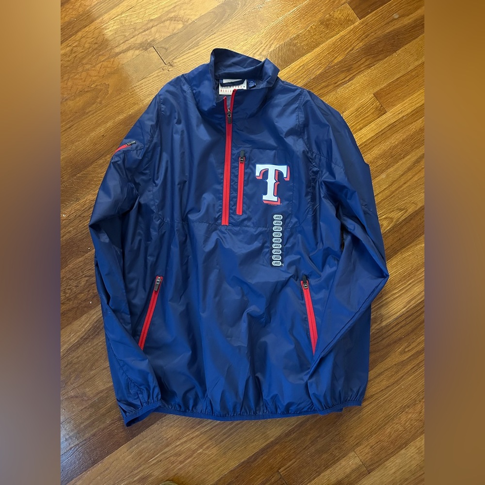 Texas Rangers large pull over wind/rain jacket size Large